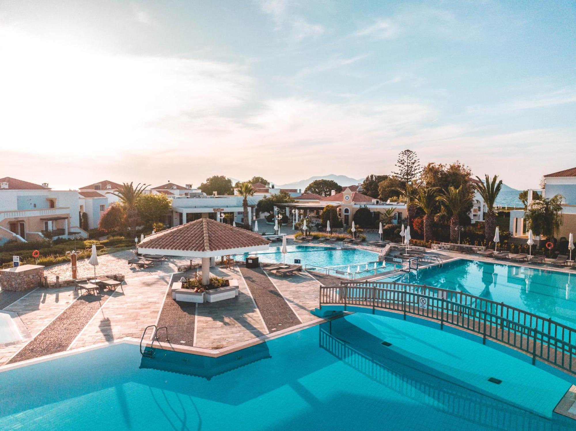 Neptune Luxury Resort Mastihari Exterior foto